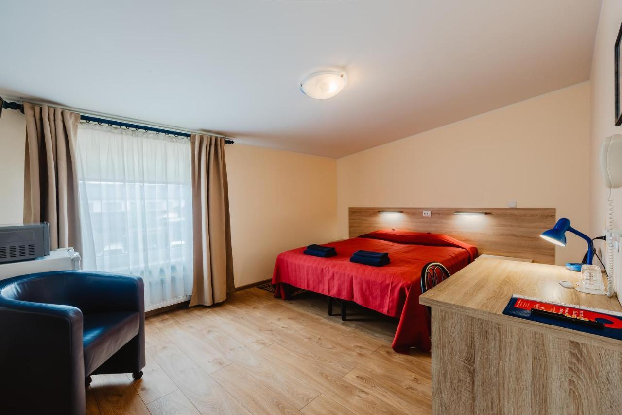 Aleksandri Hotel Tartu Buitenkant foto