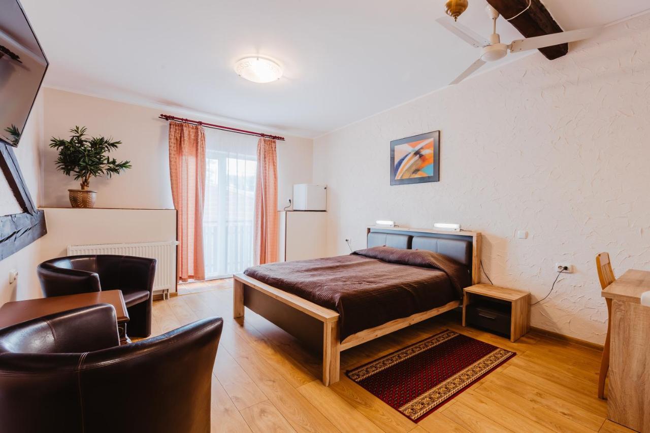 Aleksandri Hotel Tartu Buitenkant foto