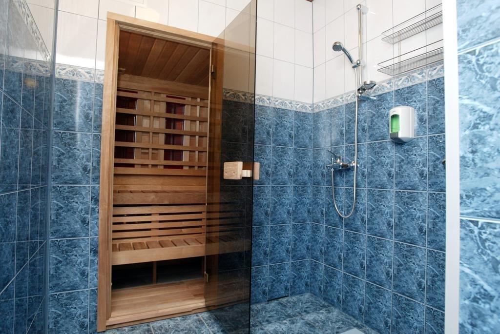 Aleksandri Hotel Tartu Buitenkant foto