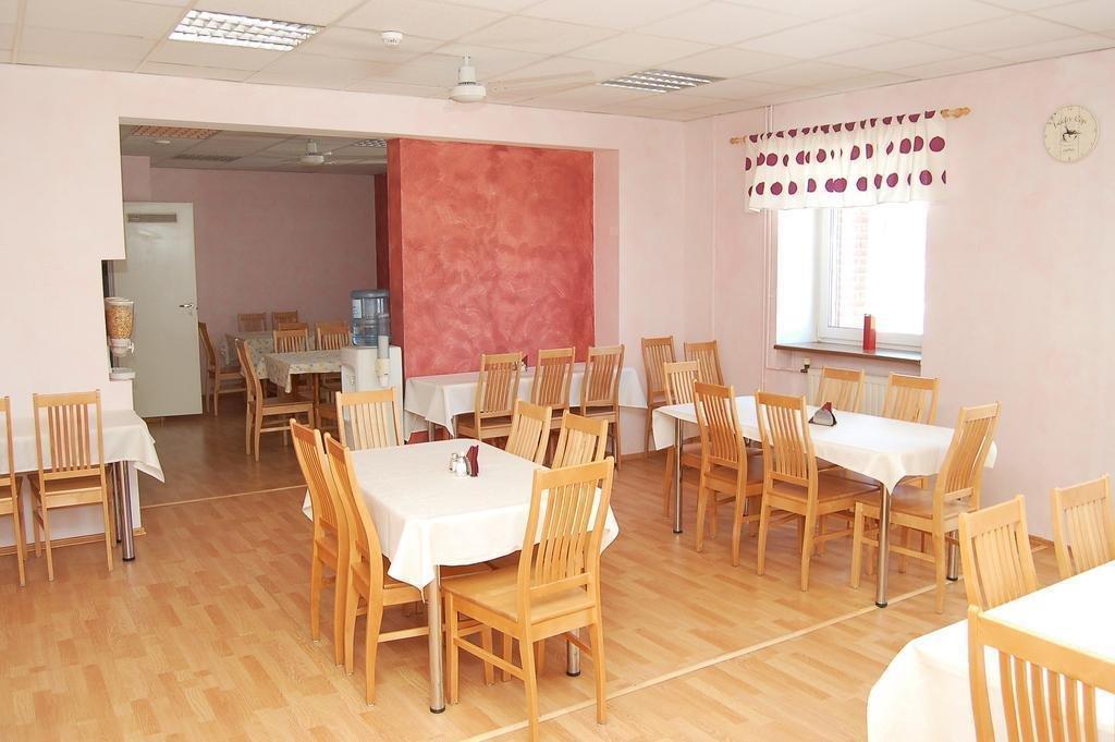 Aleksandri Hotel Tartu Buitenkant foto