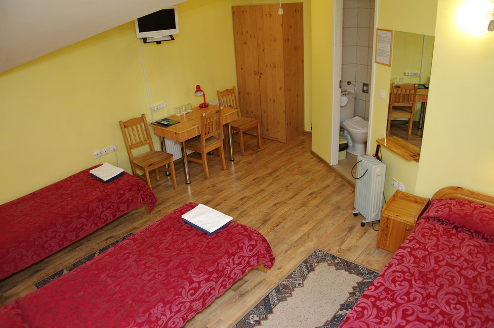 Aleksandri Hotel Tartu Buitenkant foto